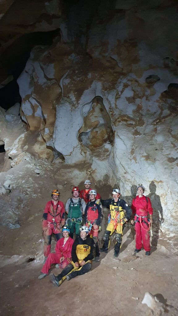 Grupo Gran Diaclasa Cueva del Puerto
